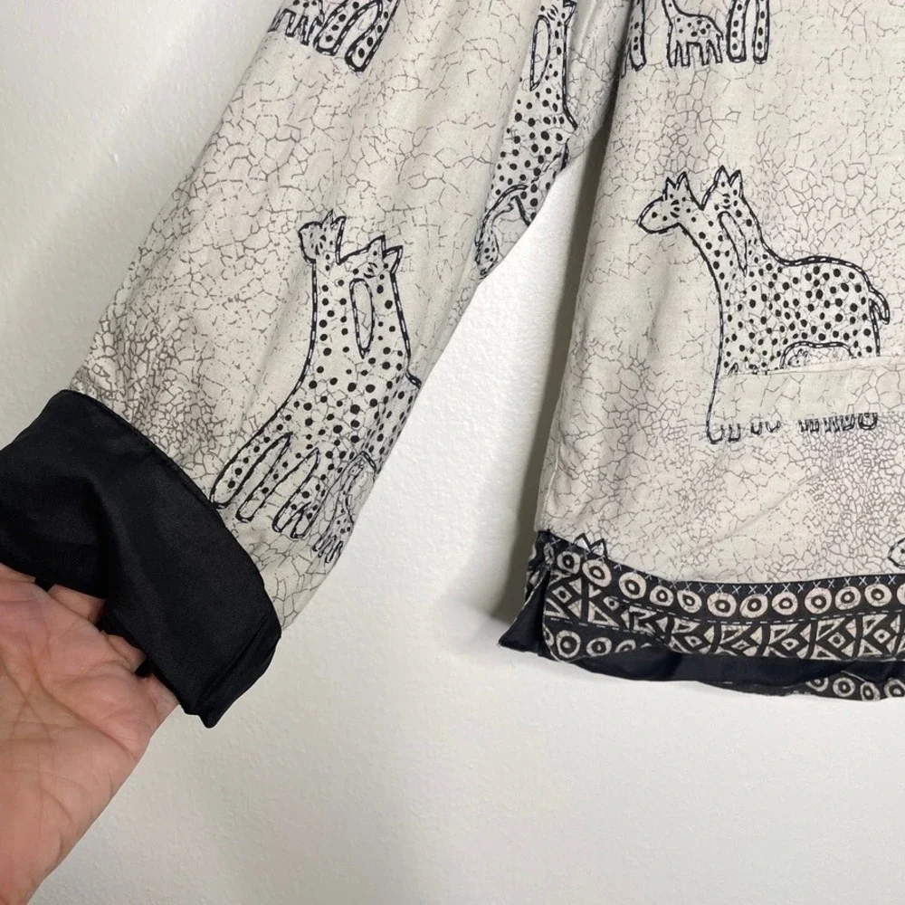New Identity Giraffe Print Jacket Womens Large Beige Black Art to Wear Eclectic